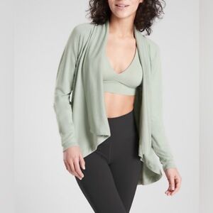 Athleta nirvana wrap long sleeve in opal green